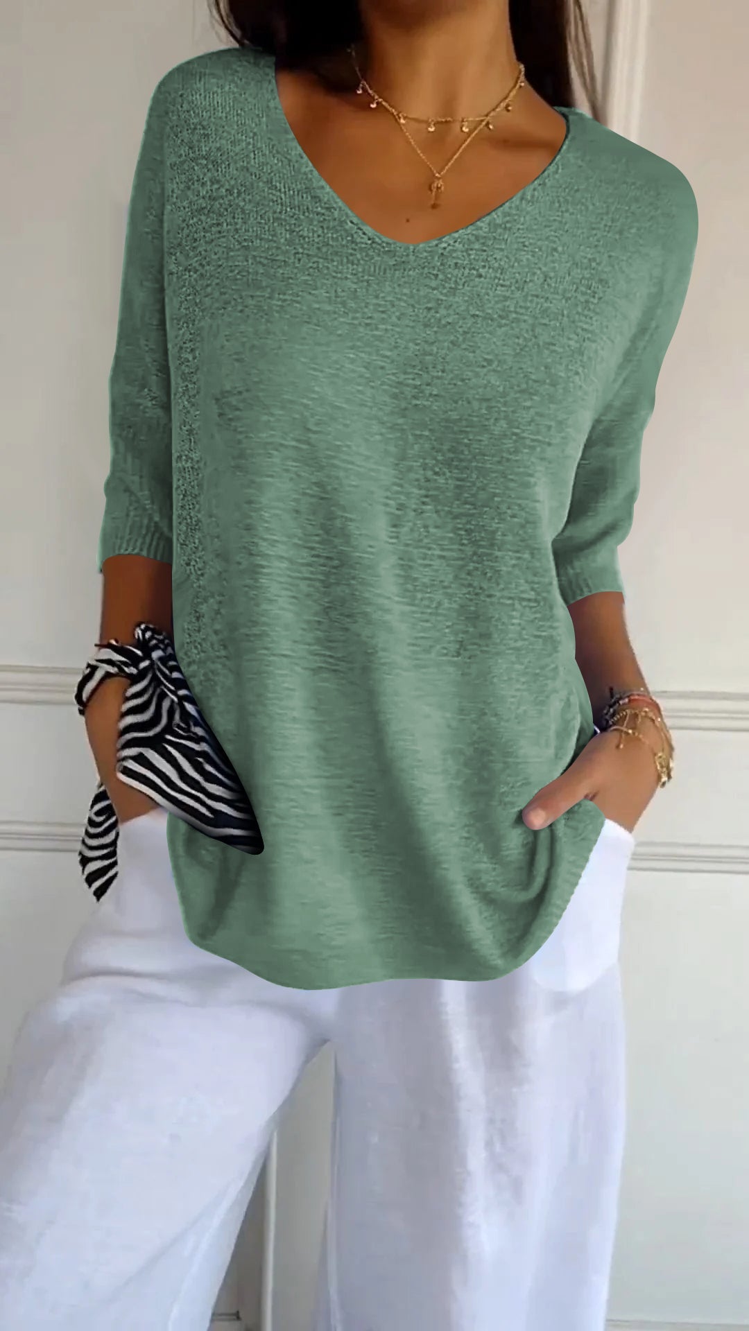 Anna - Knitted top with V-neck