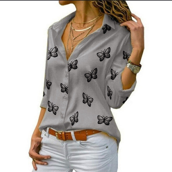 Neleia – Loose-fitting blouse with butterfly print