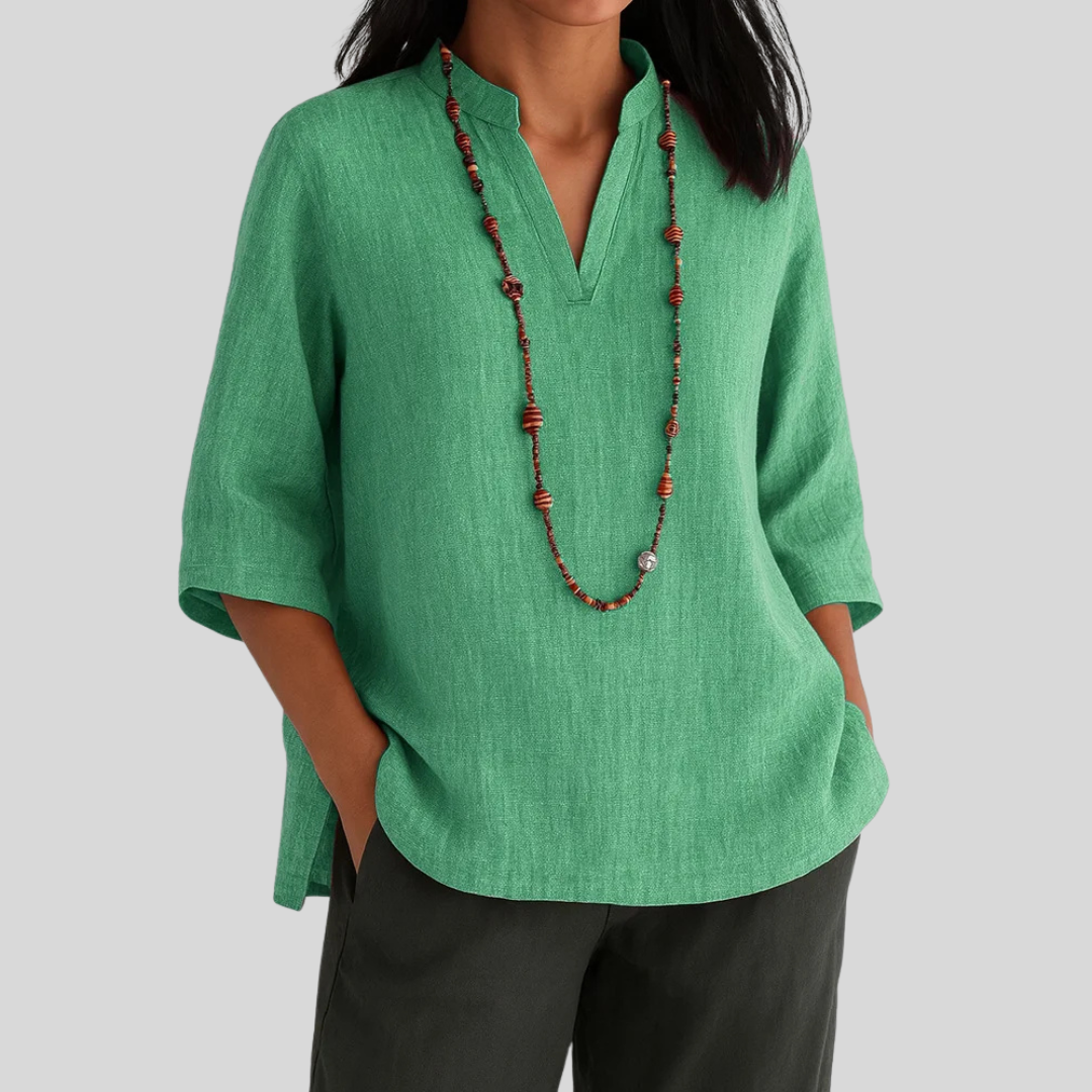 Luna – Linen blouse with relaxed elegance