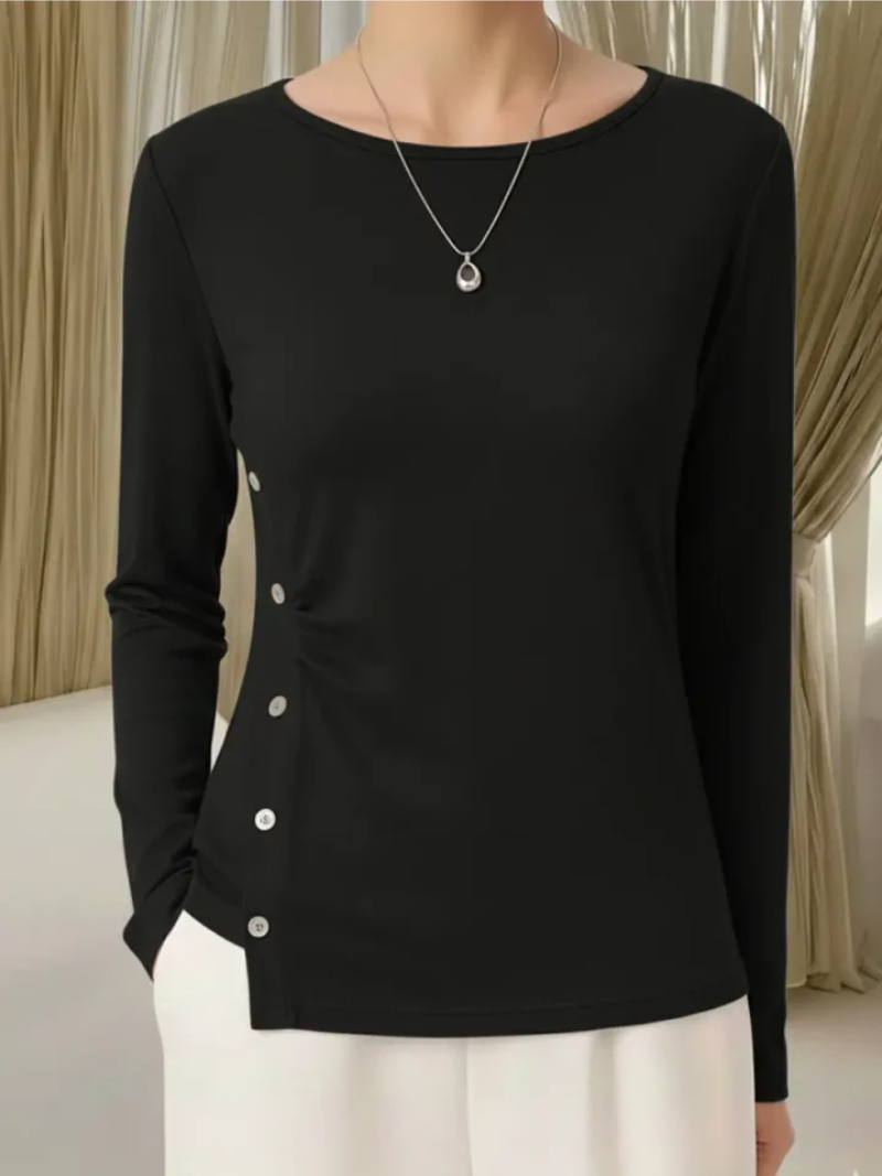 Mila – Knitted top with subtle button details