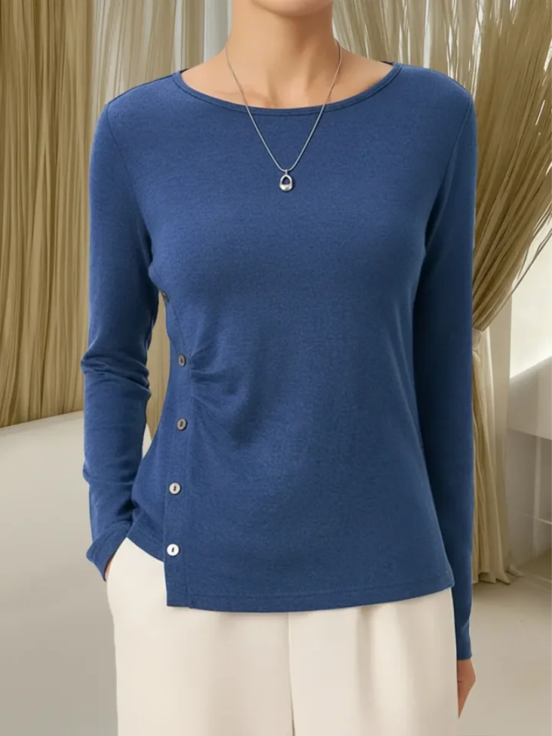 Mila – Knitted top with subtle button details