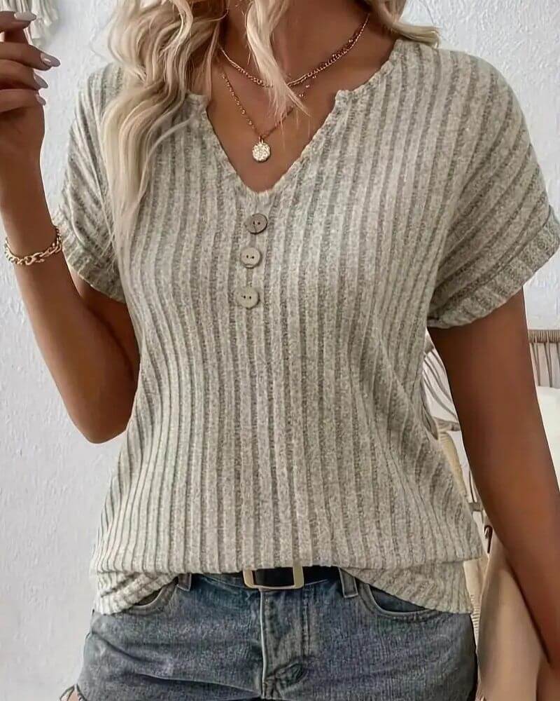 Rosina - Knitted blouse with V-neck
