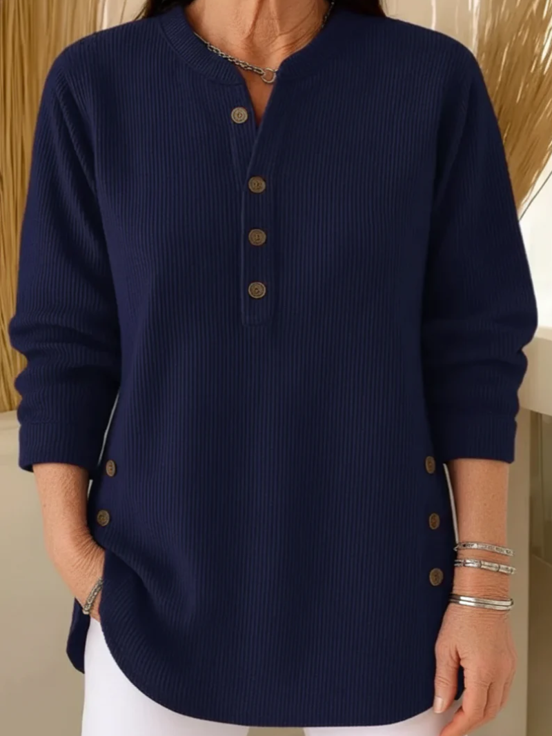 Alva – Top with Button Closure