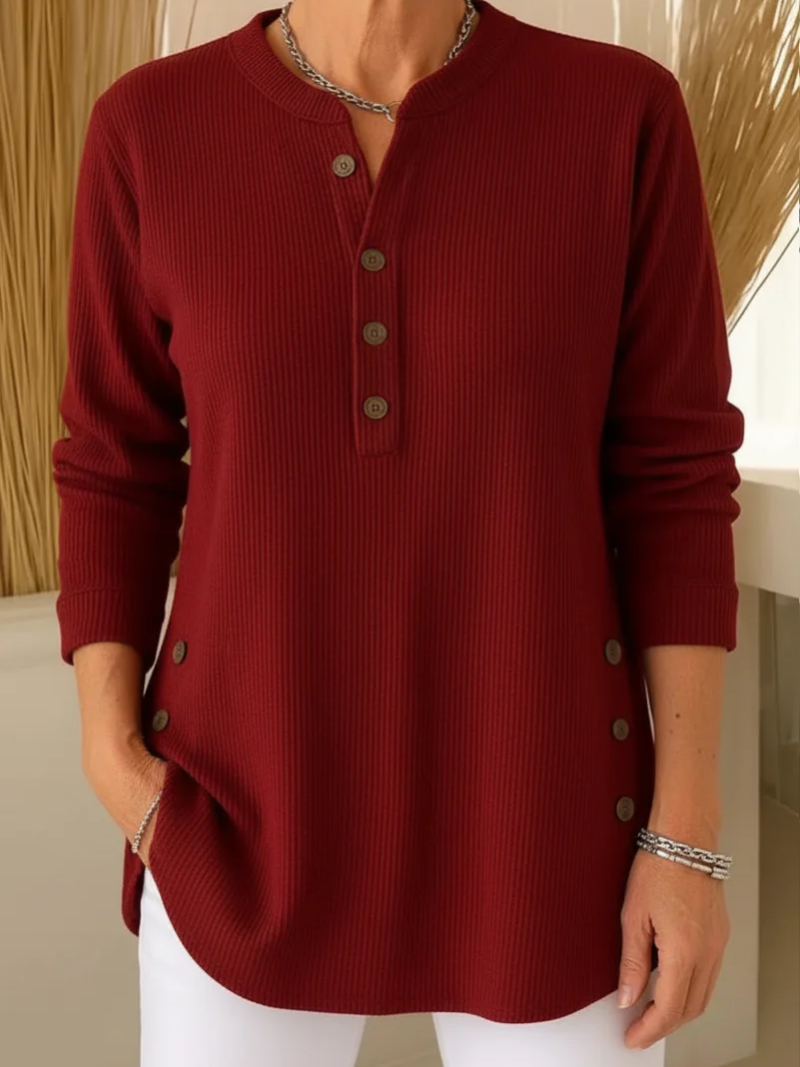 Alva – Top with Button Closure